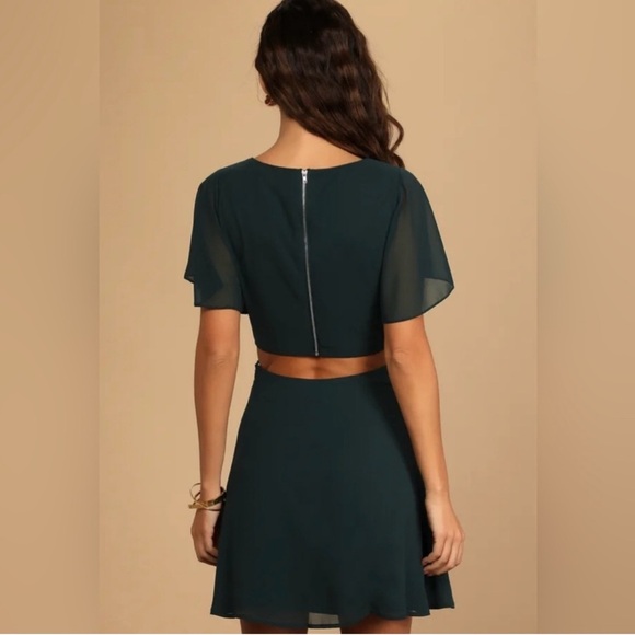 NWT Lulu's Green Fit and Flare Mini Dress with Flutter Sleeves - Picture 2 of 8
